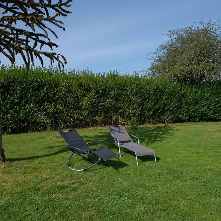Beautiful And Spacious Holiday Home With P Tanque Court And Countryside Views Somme-Leuze Exterior photo