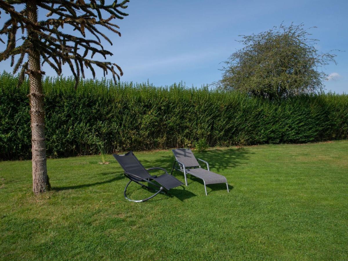 Beautiful And Spacious Holiday Home With P Tanque Court And Countryside Views Somme-Leuze Exterior photo
